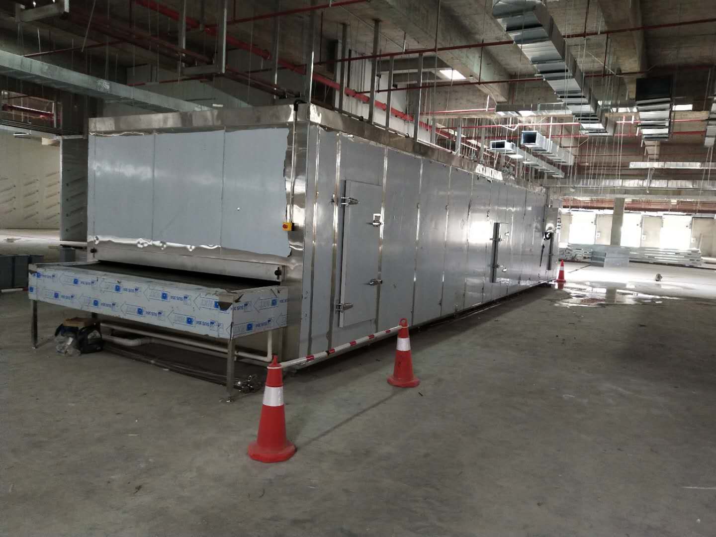 First cold chain engineers in Jordan successfully installed 500kg/H tunnel quick machine for chicken breast