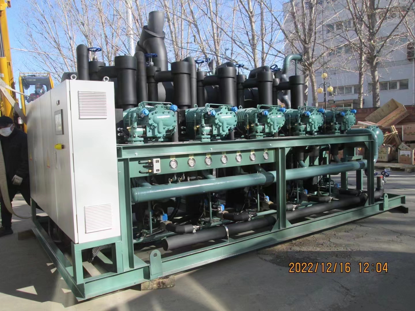 比澤爾平行螺桿壓縮機組速凍機製冷系統設計方案 